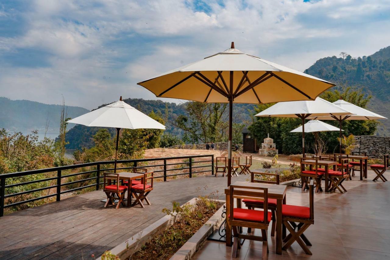 The Pavilions Himalayas Lake View Покхара Екстер'єр фото